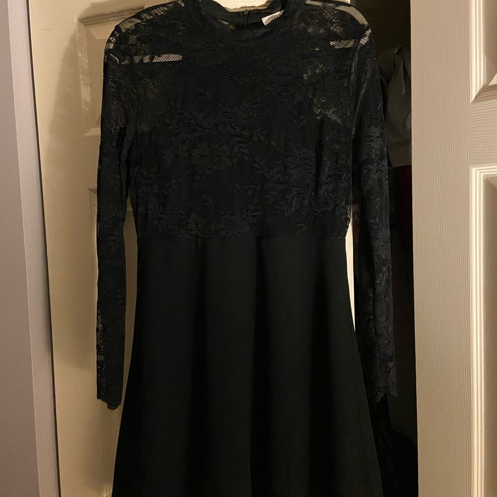 BLACK LACE DRESS